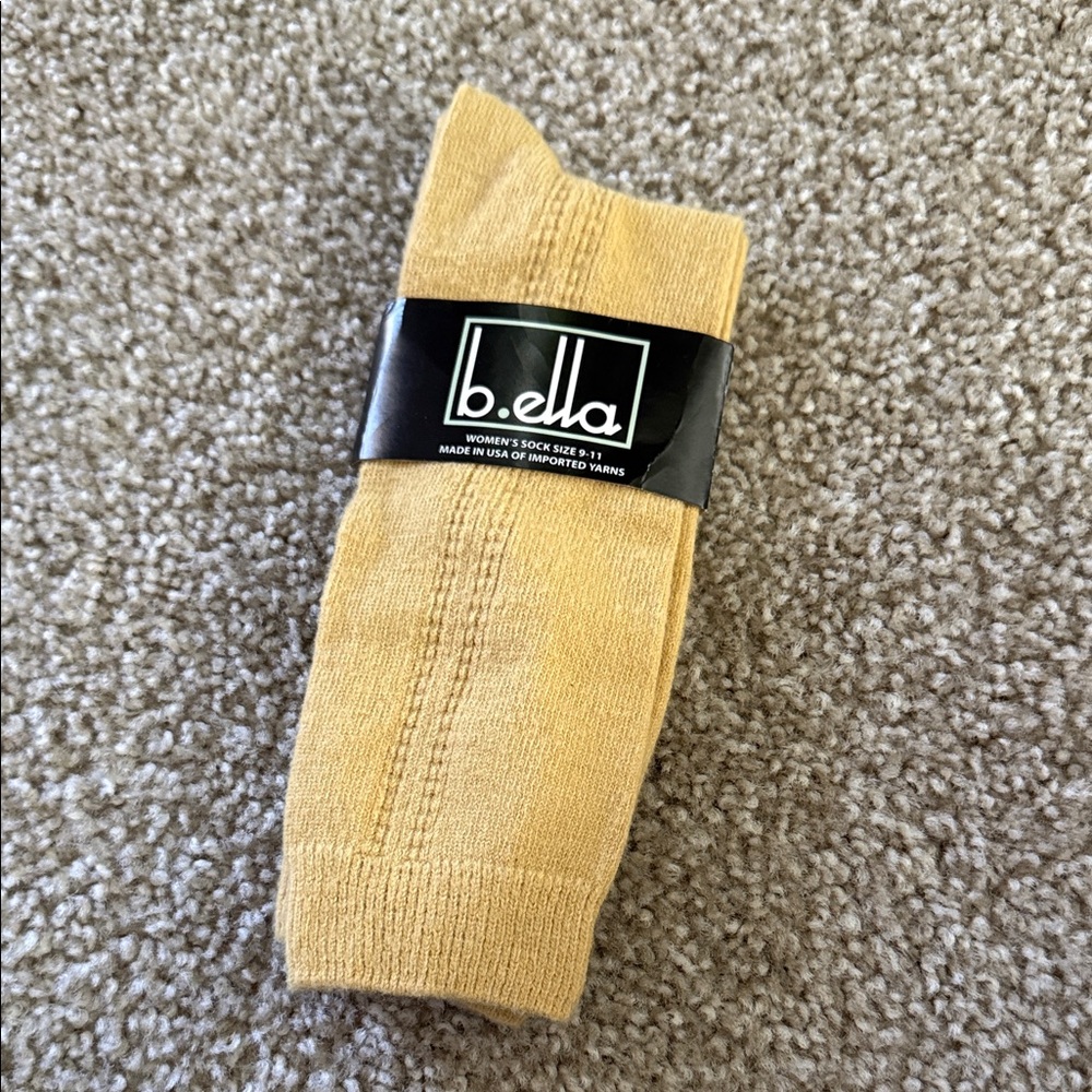 NWT: B.Ella Brand Women's Super Soft Light Mustard Yellow Colored Dress Socks